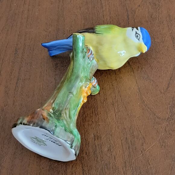 Vintage Tuscan Blue Cap Female Yellow Bird Figurine England 5.25". - Picture 16 of 16
